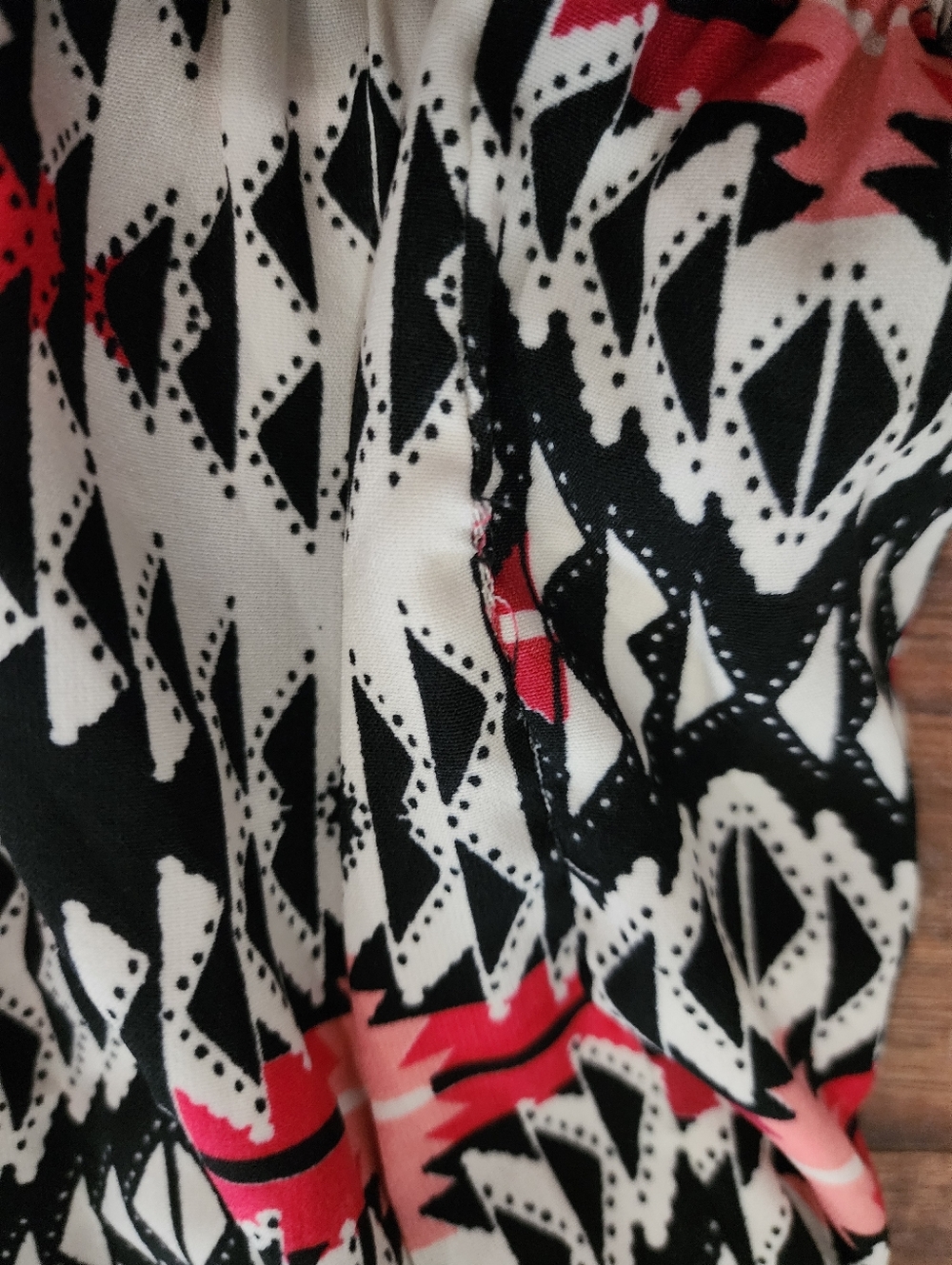 Charlotte Russe Junior's Sleeveless Caged Back Aztec Print Romper Medium M - Picture 3 of 9